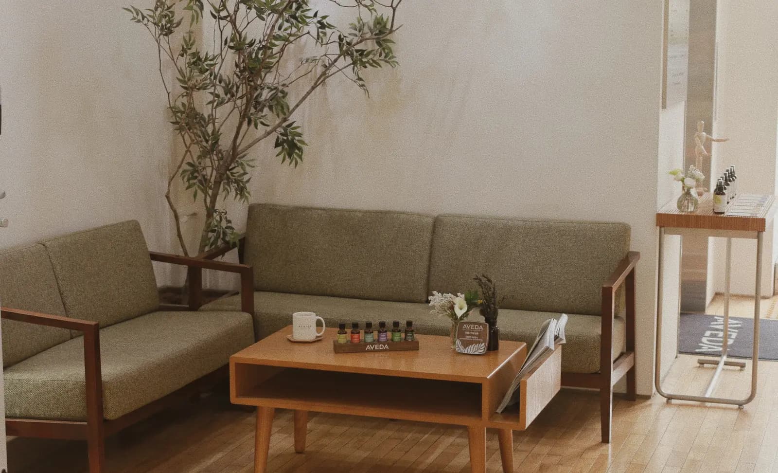 The waiting lounge where the herbal tea ritual begins · RARIEN Myeongdong