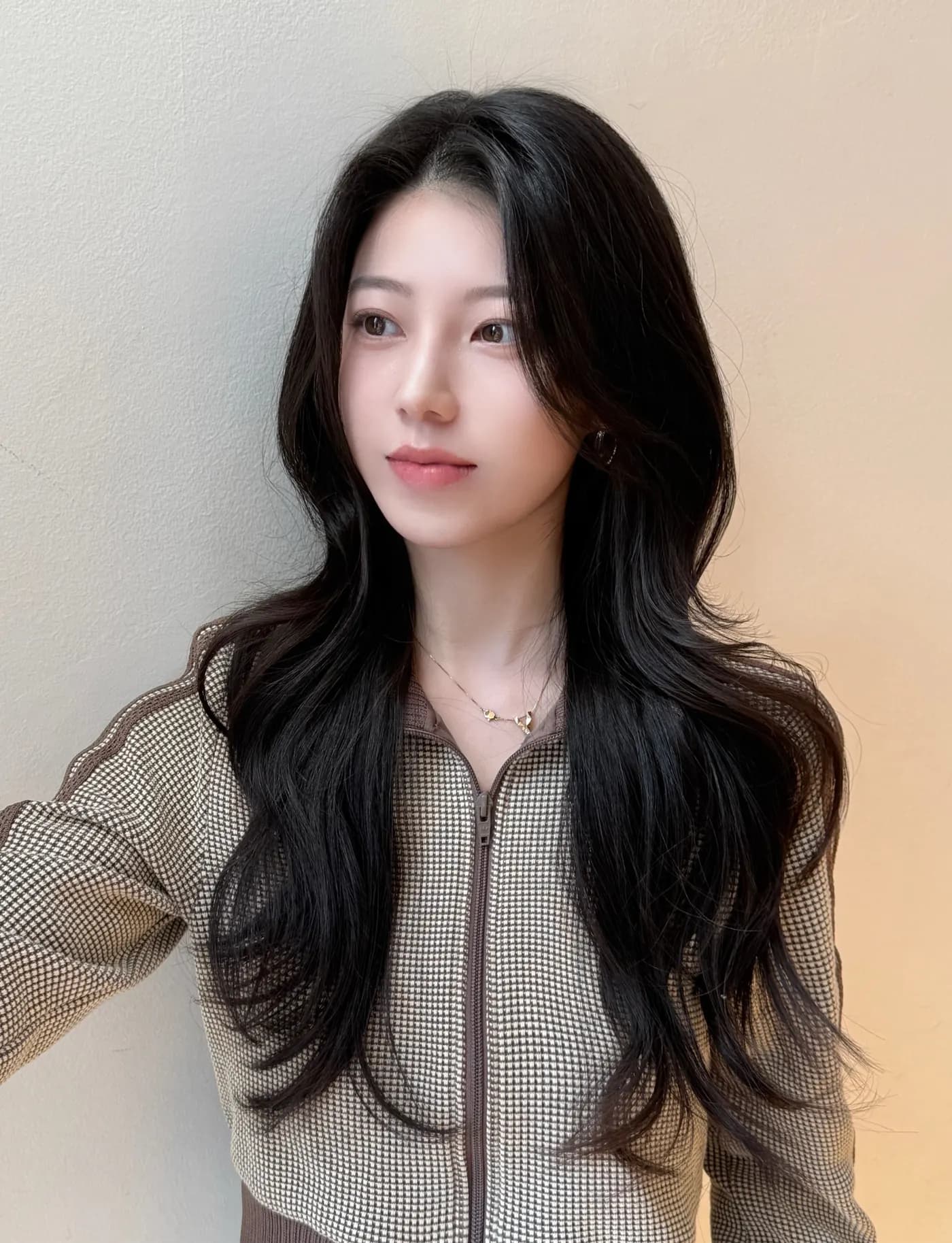 Long layers with face-framing curls · RARIEN Myeongdong